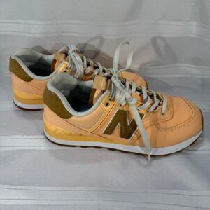 New Balance 574 WL574BK2 Womens Size 9‎ Peach Orange Suede Sneakers